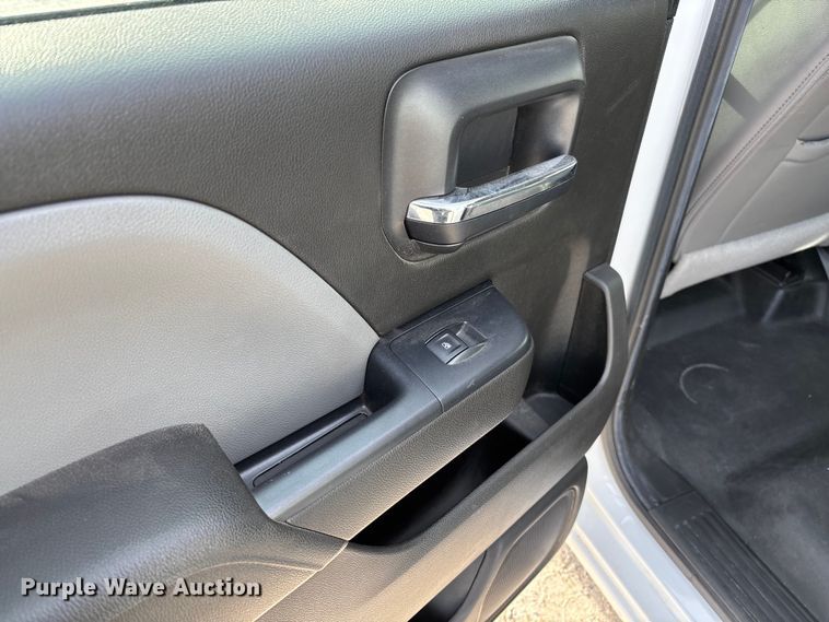 image for item FB3232 2017 Chevrolet Silverado 1500 Crew Cab pickup truck