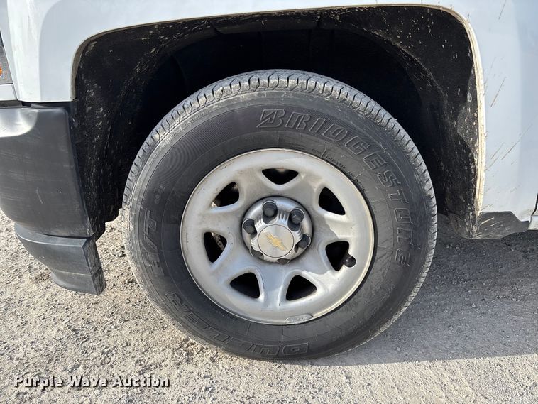 image for item FB3232 2017 Chevrolet Silverado 1500 Crew Cab pickup truck