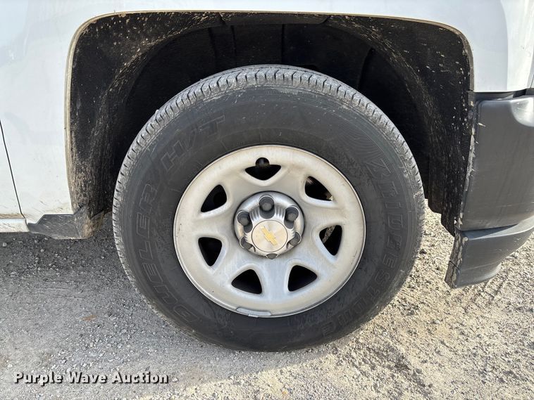 image for item FB3232 2017 Chevrolet Silverado 1500 Crew Cab pickup truck