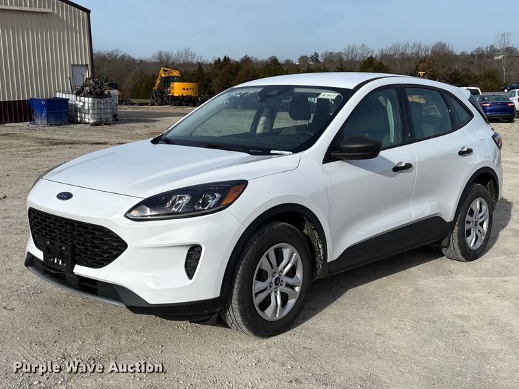 image for item FB3233 2021 Ford Escape SUV