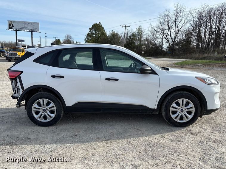 image for item FB3233 2021 Ford Escape SUV