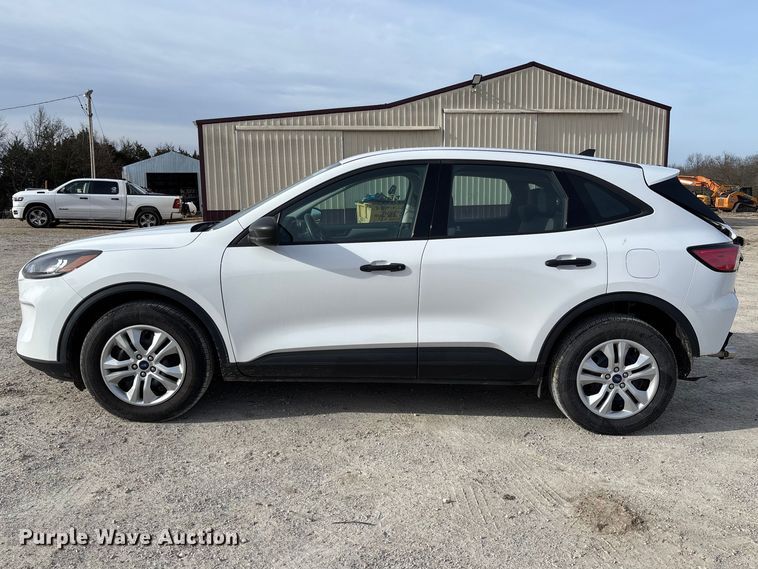 image for item FB3233 2021 Ford Escape SUV