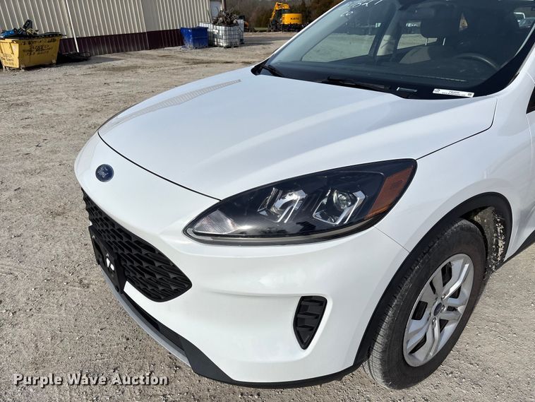 image for item FB3233 2021 Ford Escape SUV