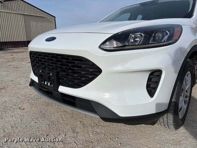 image for item FB3233 2021 Ford Escape SUV