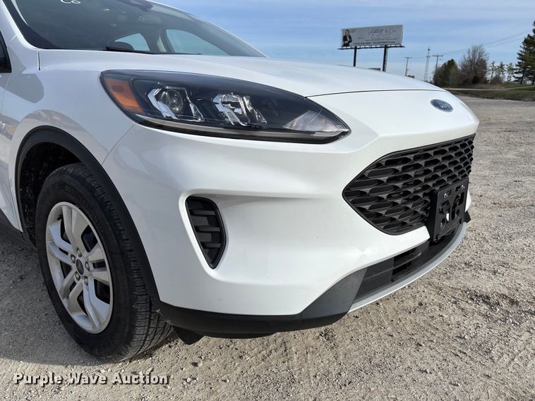 image for item FB3233 2021 Ford Escape SUV