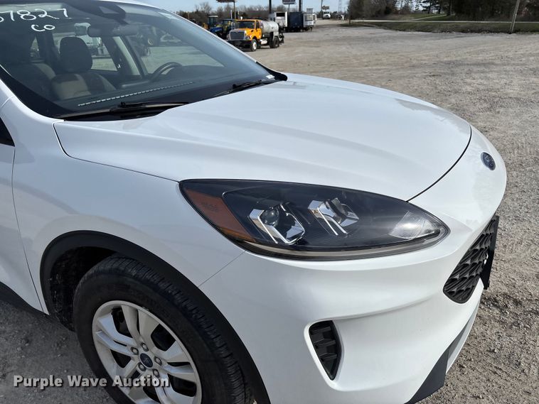 image for item FB3233 2021 Ford Escape SUV