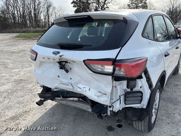 image for item FB3233 2021 Ford Escape SUV