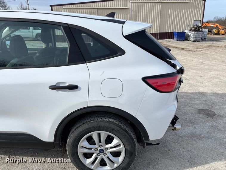 image for item FB3233 2021 Ford Escape SUV
