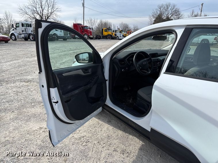 image for item FB3233 2021 Ford Escape SUV