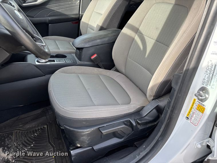 image for item FB3233 2021 Ford Escape SUV