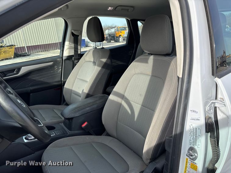 image for item FB3233 2021 Ford Escape SUV