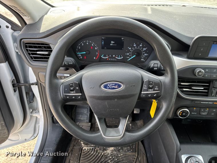 image for item FB3233 2021 Ford Escape SUV