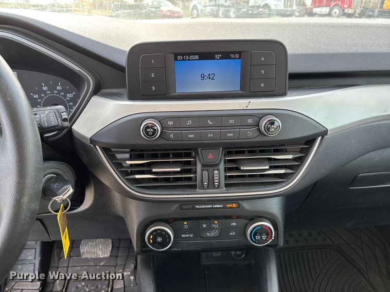 image for item FB3233 2021 Ford Escape SUV