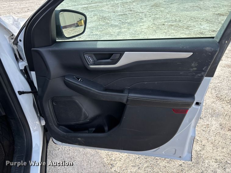 image for item FB3233 2021 Ford Escape SUV