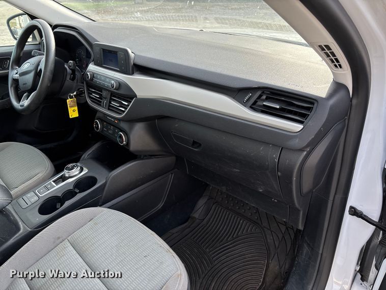 image for item FB3233 2021 Ford Escape SUV