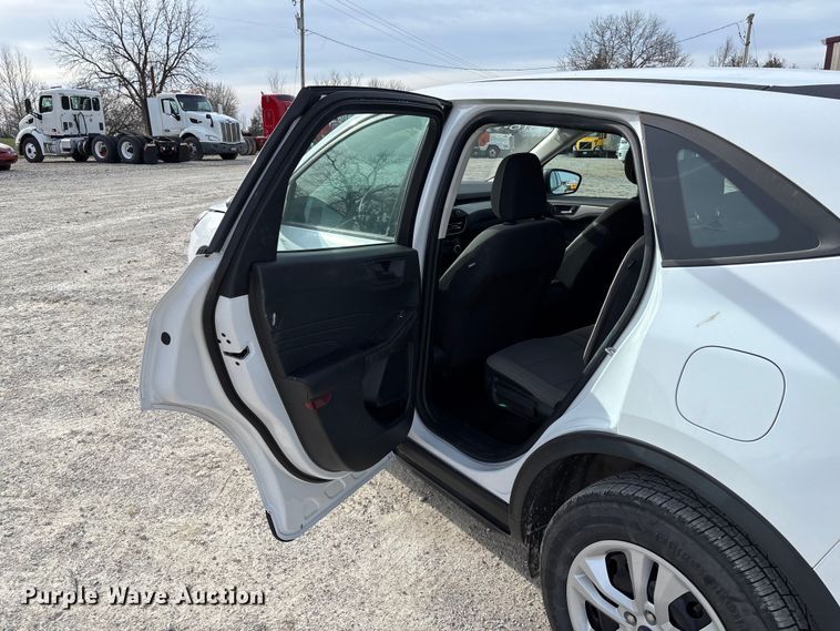 image for item FB3233 2021 Ford Escape SUV