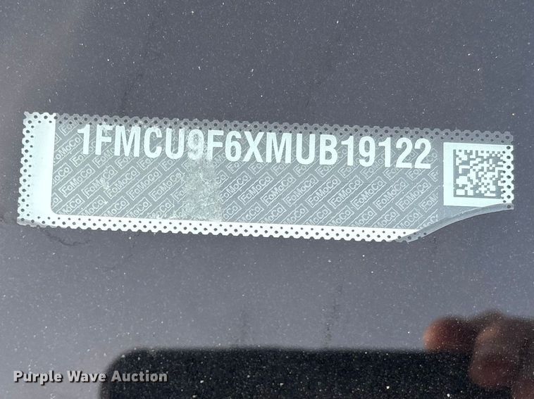 image for item FB3233 2021 Ford Escape SUV