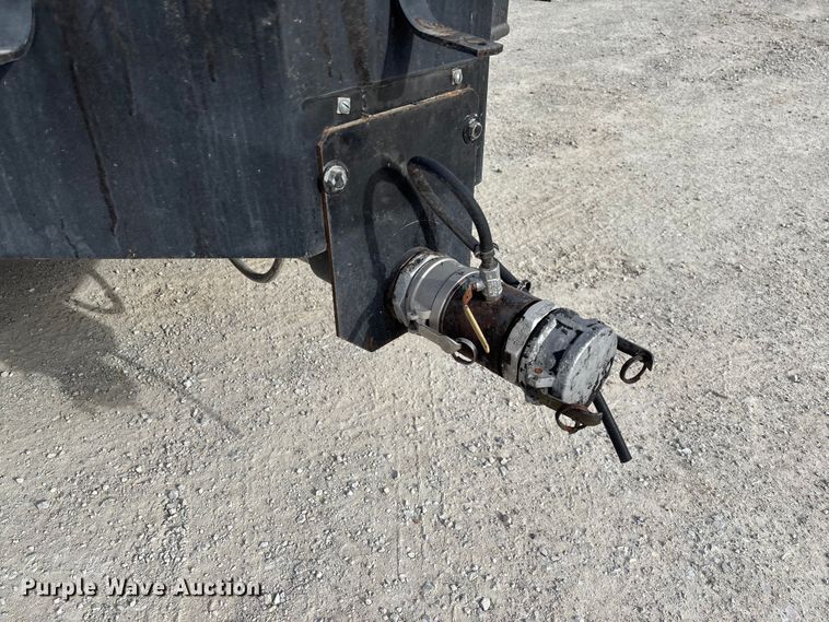 image for item FB3234 2008 International 7400 oil distributor truck