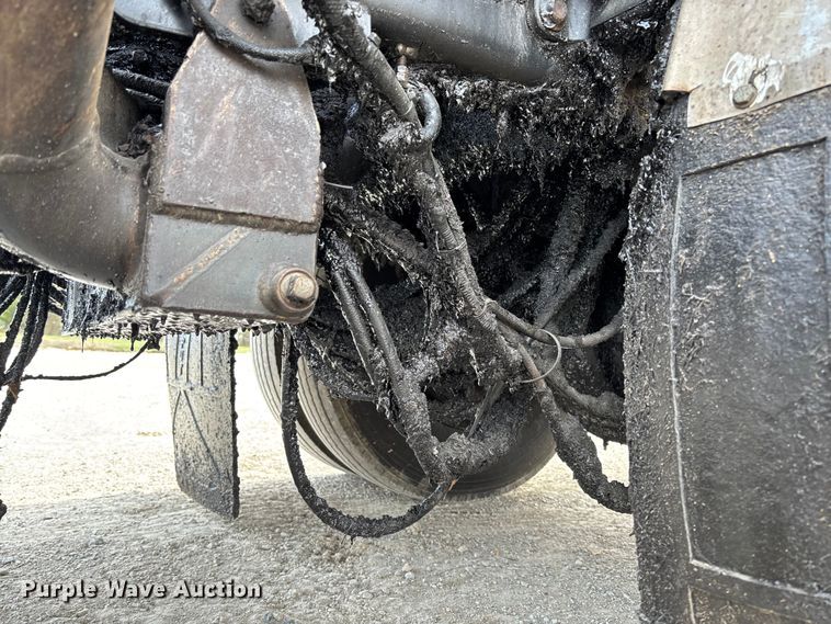 image for item FB3234 2008 International 7400 oil distributor truck