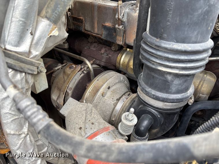 image for item FB3234 2008 International 7400 oil distributor truck