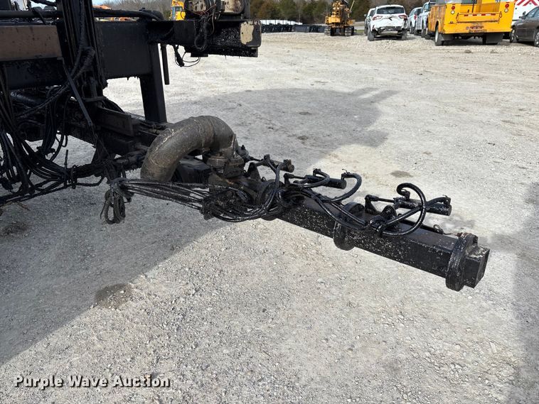 image for item FB3234 2008 International 7400 oil distributor truck