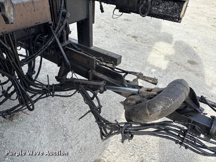 image for item FB3234 2008 International 7400 oil distributor truck