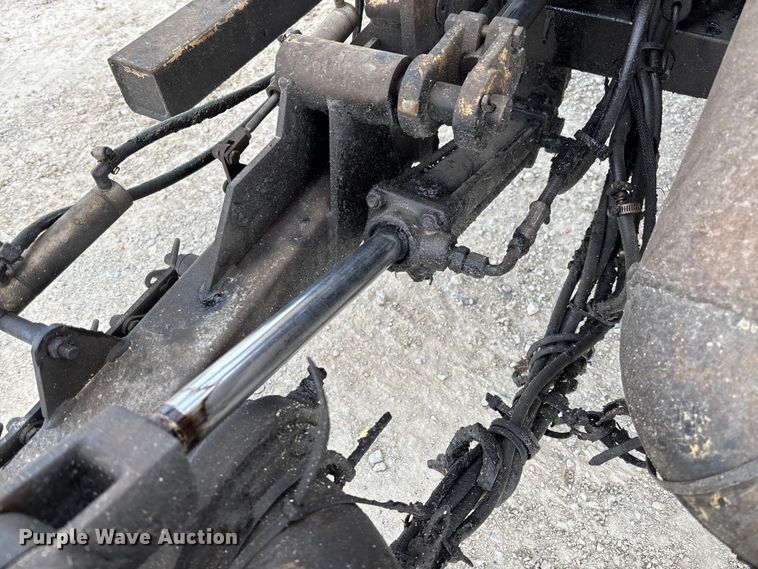 image for item FB3234 2008 International 7400 oil distributor truck