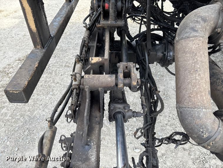 image for item FB3234 2008 International 7400 oil distributor truck