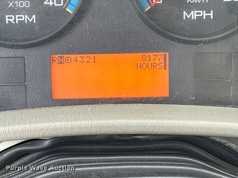 image for item FB3234 2008 International 7400 oil distributor truck