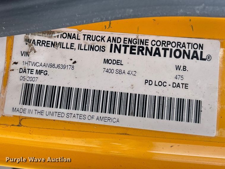 image for item FB3234 2008 International 7400 oil distributor truck