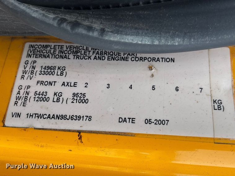 image for item FB3234 2008 International 7400 oil distributor truck