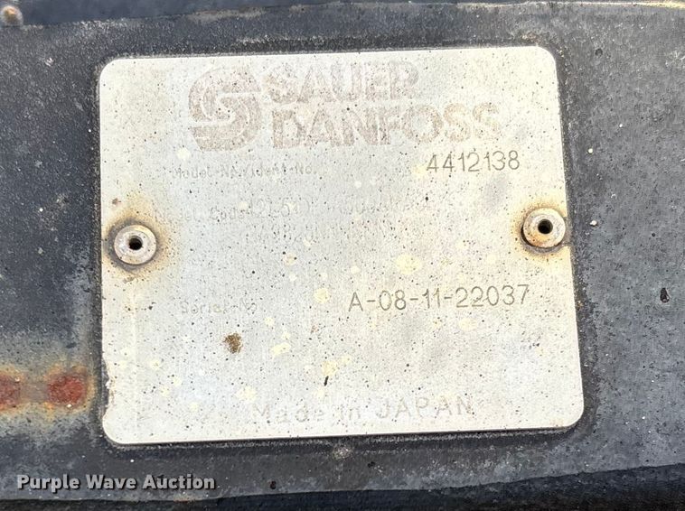 image for item FB3235 2008 International 7400 oil distributor truck