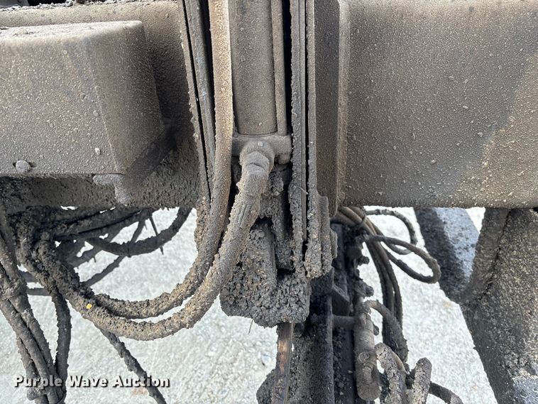 image for item FB3235 2008 International 7400 oil distributor truck