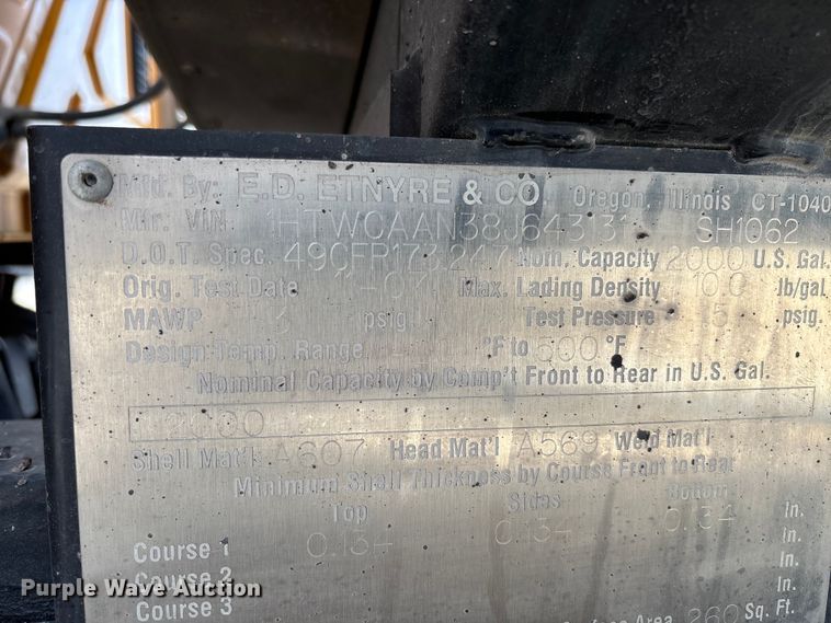 image for item FB3235 2008 International 7400 oil distributor truck