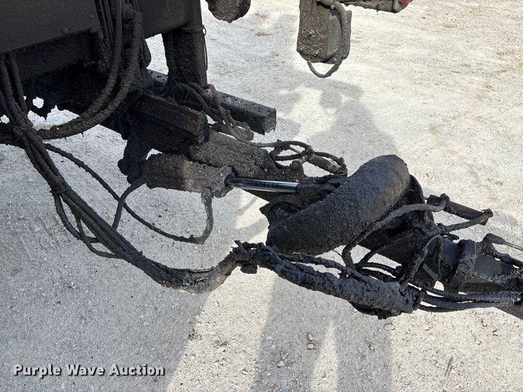 image for item FB3235 2008 International 7400 oil distributor truck