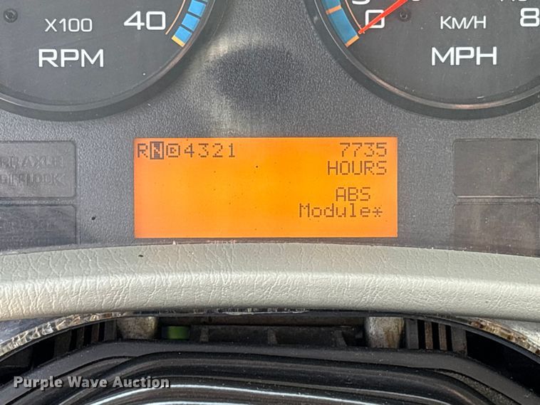 image for item FB3235 2008 International 7400 oil distributor truck