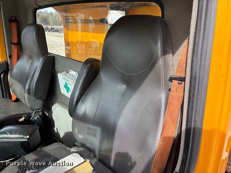 image for item FB3236 2013 International 7500 dump truck