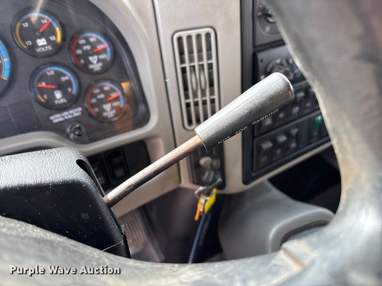 image for item FB3236 2013 International 7500 dump truck