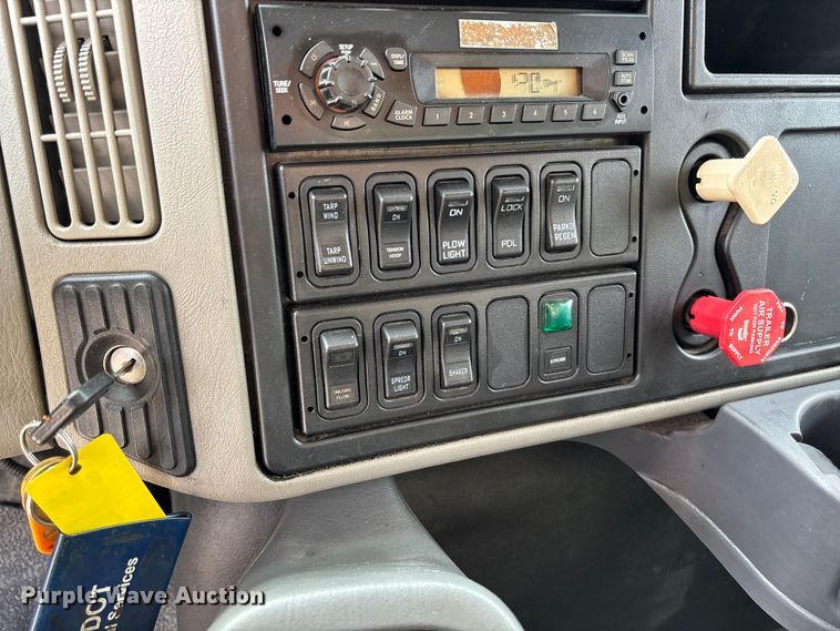 image for item FB3236 2013 International 7500 dump truck