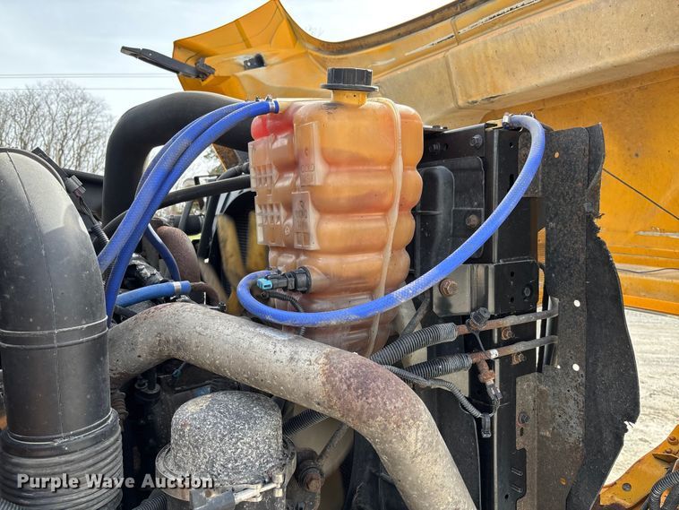 image for item FB3236 2013 International 7500 dump truck