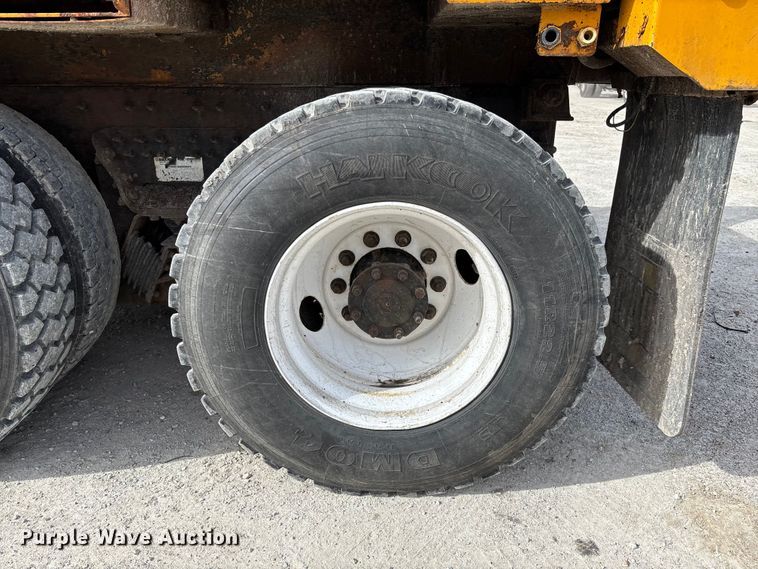 image for item FB3236 2013 International 7500 dump truck