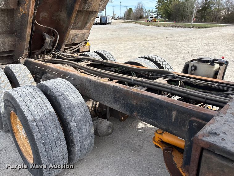 image for item FB3236 2013 International 7500 dump truck