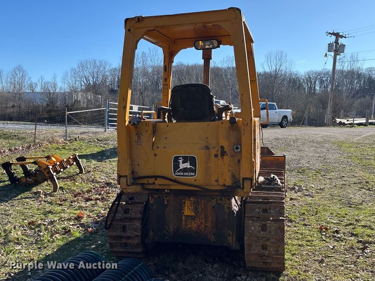 image for item FB3255 1988 John Deere 555G track loader