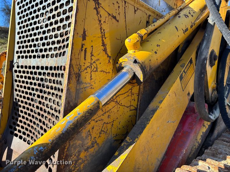 image for item FB3255 1988 John Deere 555G track loader