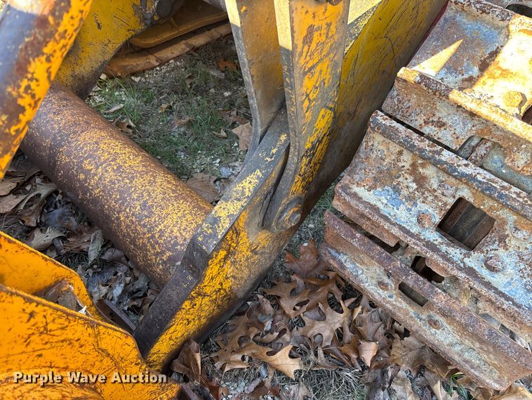 image for item FB3255 1988 John Deere 555G track loader