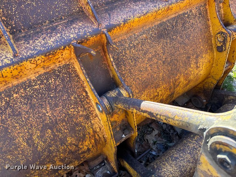 image for item FB3255 1988 John Deere 555G track loader