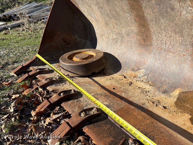 image for item FB3255 1988 John Deere 555G track loader