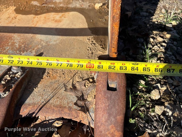 image for item FB3255 1988 John Deere 555G track loader