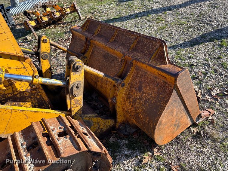 image for item FB3255 1988 John Deere 555G track loader