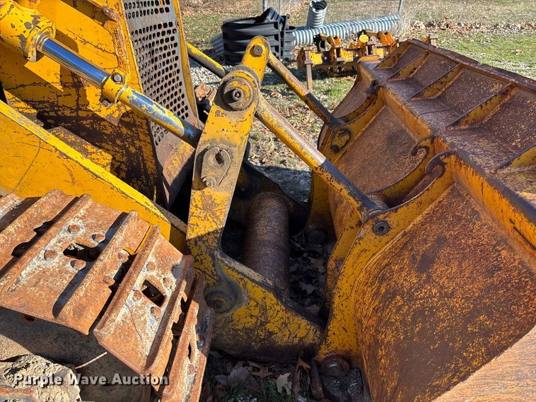 image for item FB3255 1988 John Deere 555G track loader